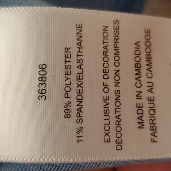 (3 For $20) Champion t-shirt - Picture 5 of 5